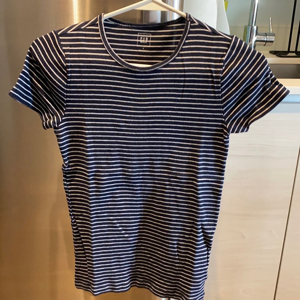 gap women’s size S navy white striped short sleeve shirt used